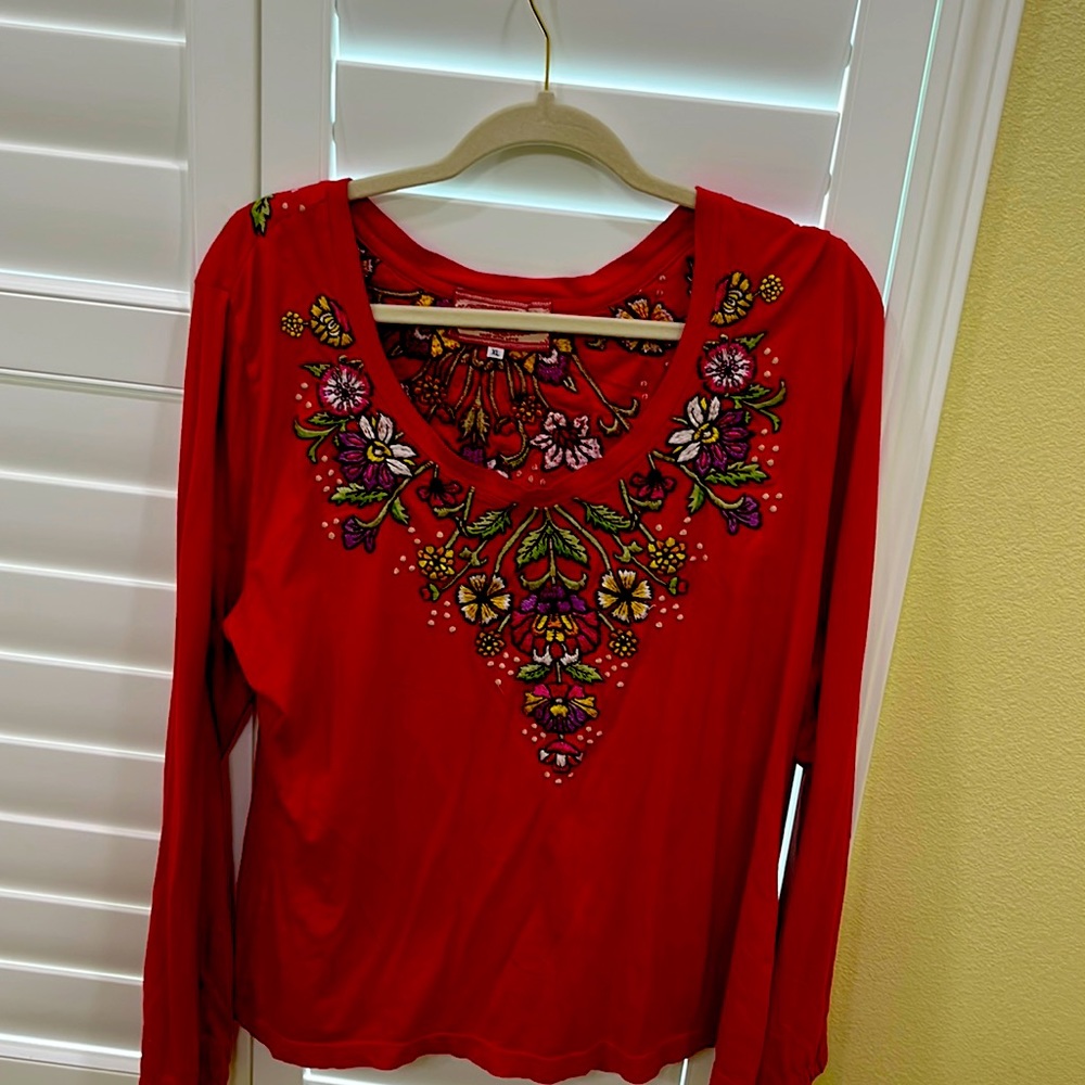 Johnny Was long sleeve relaxed tee…